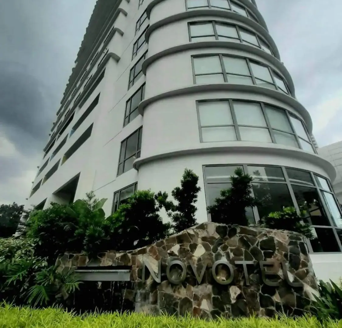 Acqua Private Residences Mandaluyong 0*,